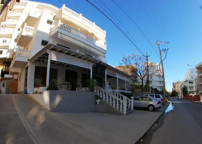 Alexander 3* Sarandë