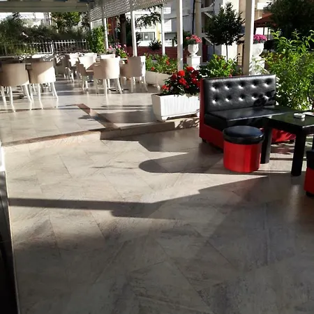 Alexander 3* Sarandë