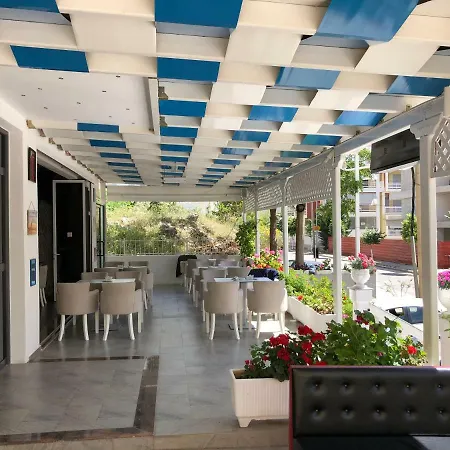 فندق Alexander 3*