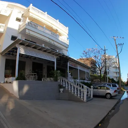 Alexander 3* Sarandë